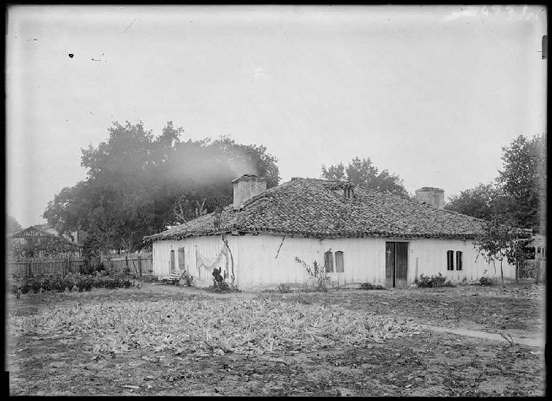 Maison à l'entrée du bourg de Trensacq (Landes) (Titre attribué)_0