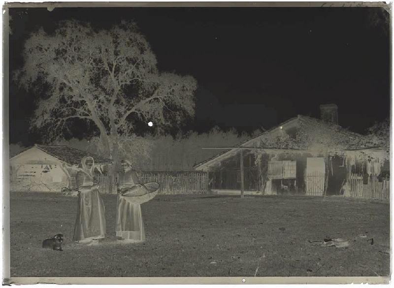 Maison et femmes - Mougnan (Pontenx) (Titre attribué)_1