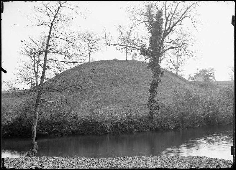 Motte du moulin et tour - Arjuzanx (Landes) (Titre attribué)_0