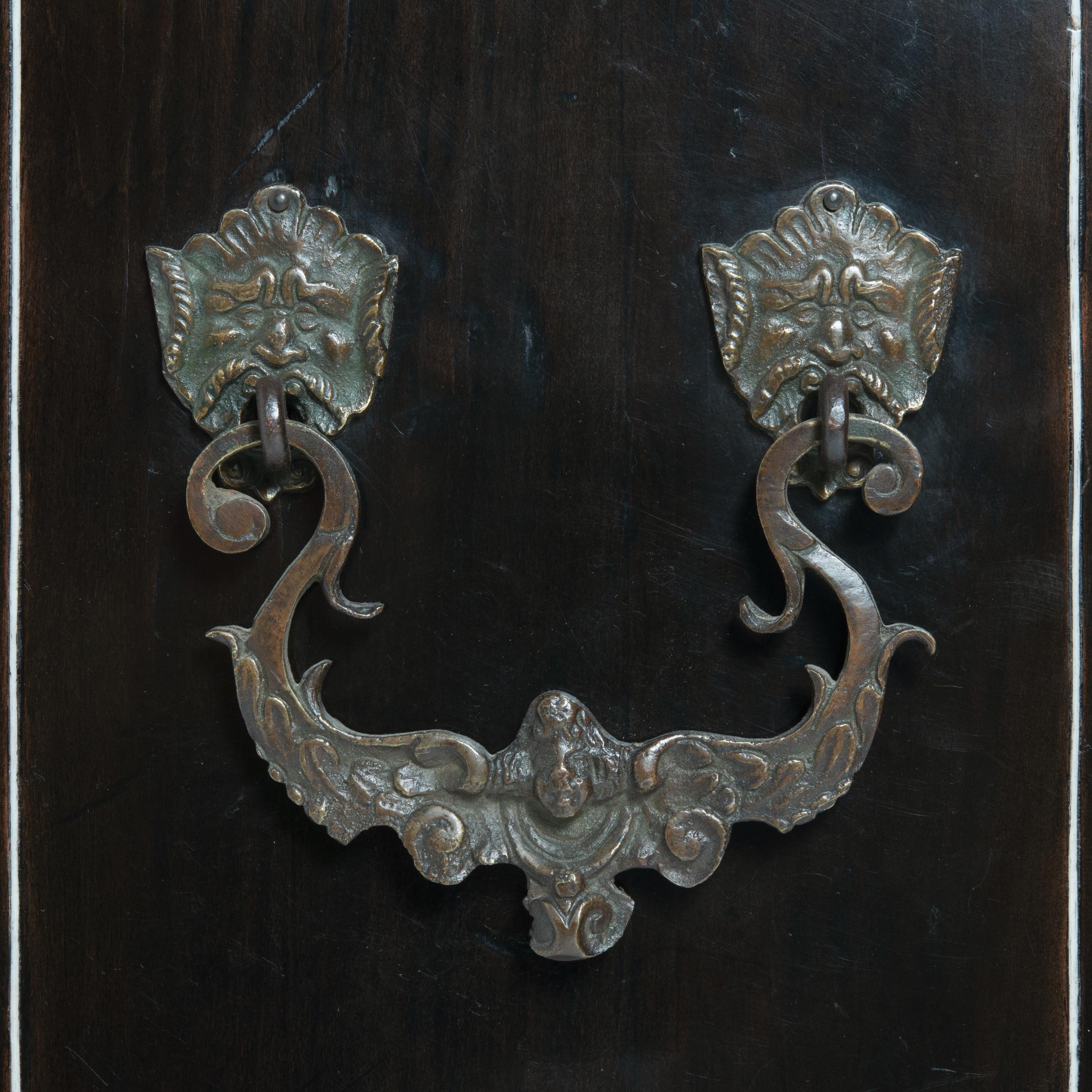 Cabinet_3