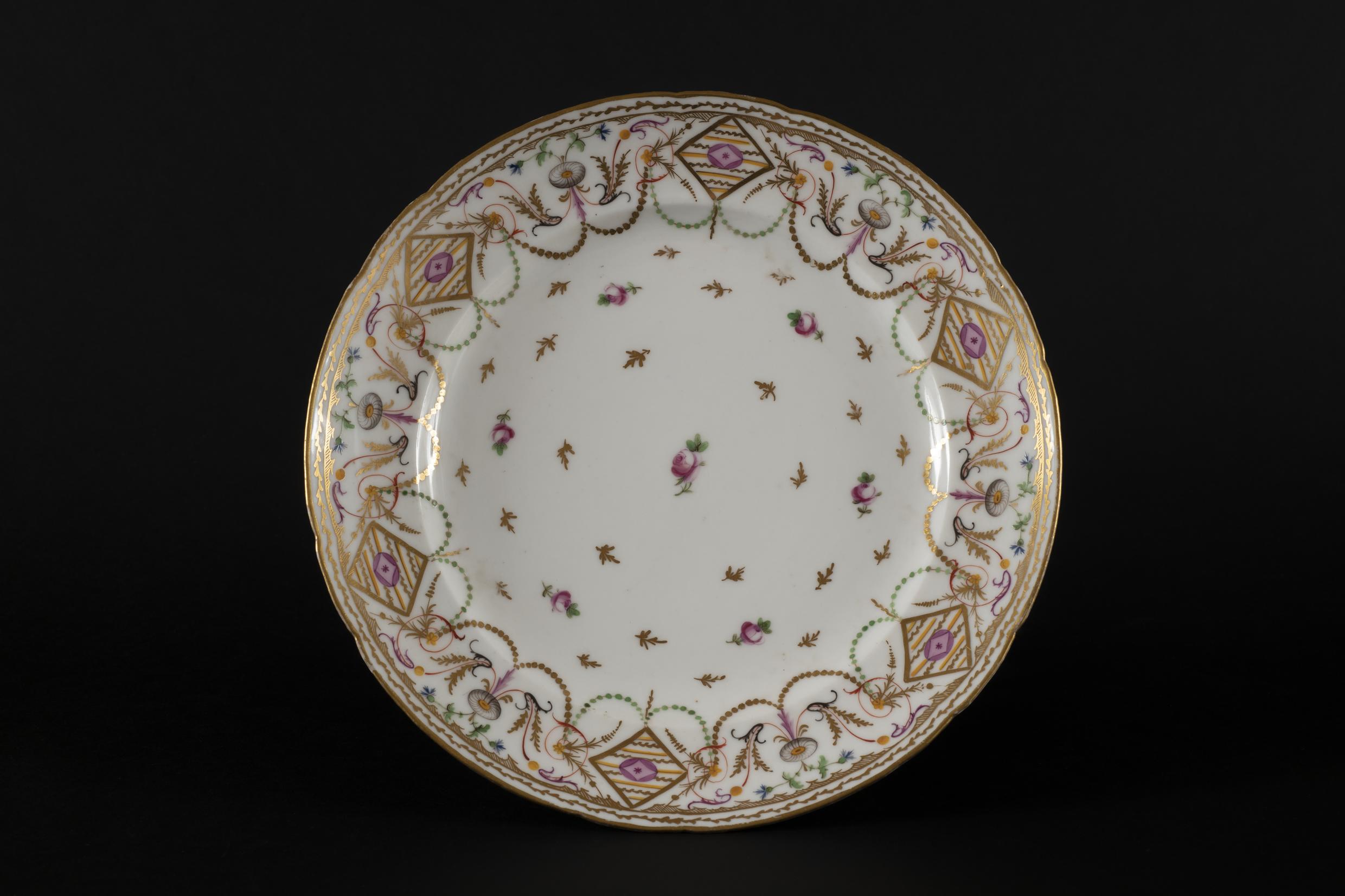 Assiette, ensemble (4)_0