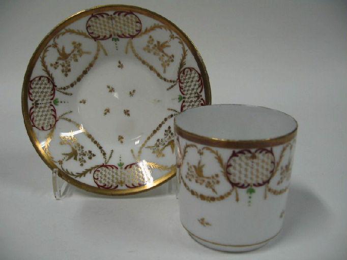 Service à boissons chaudes : tasse et soucoupe_1