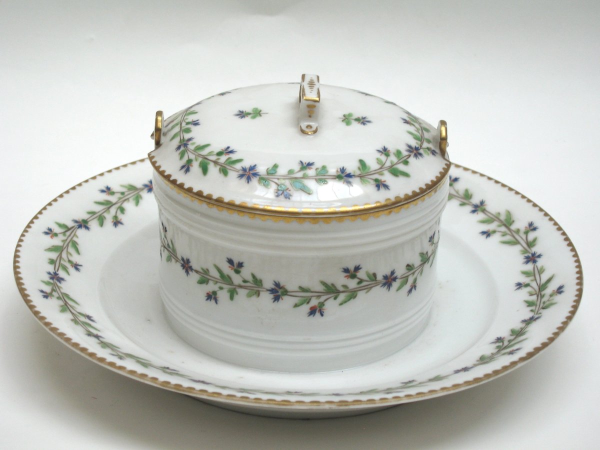 Beurrier à décor aux barbeaux_0
