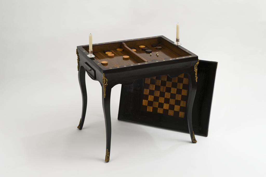 Table, table à jeu_2