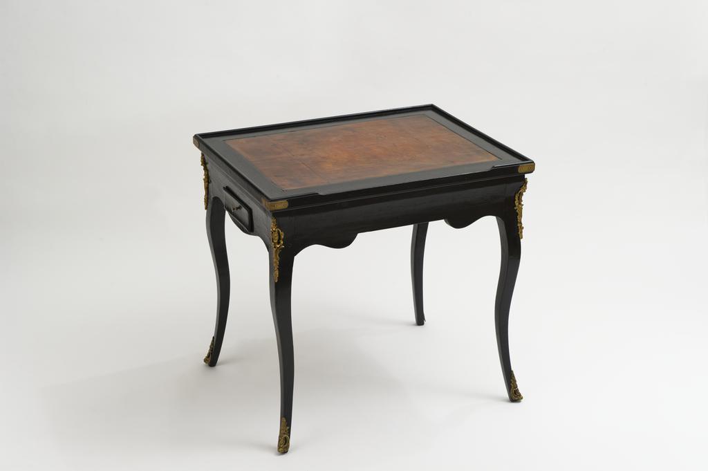 Table, table à jeu_0