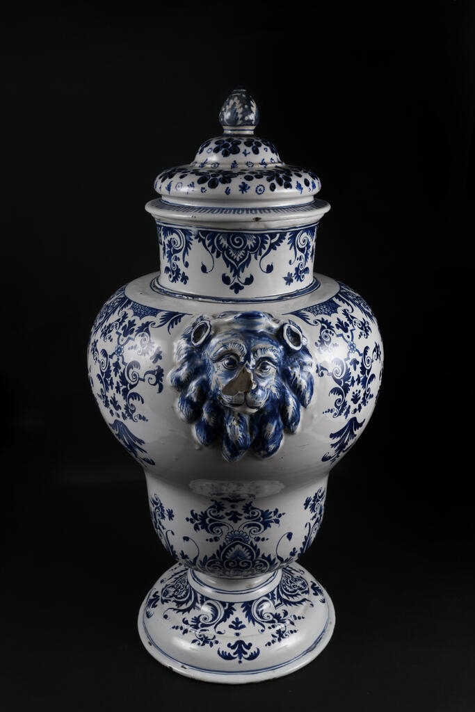 Vase, pot-pourri, décor de broderies_1