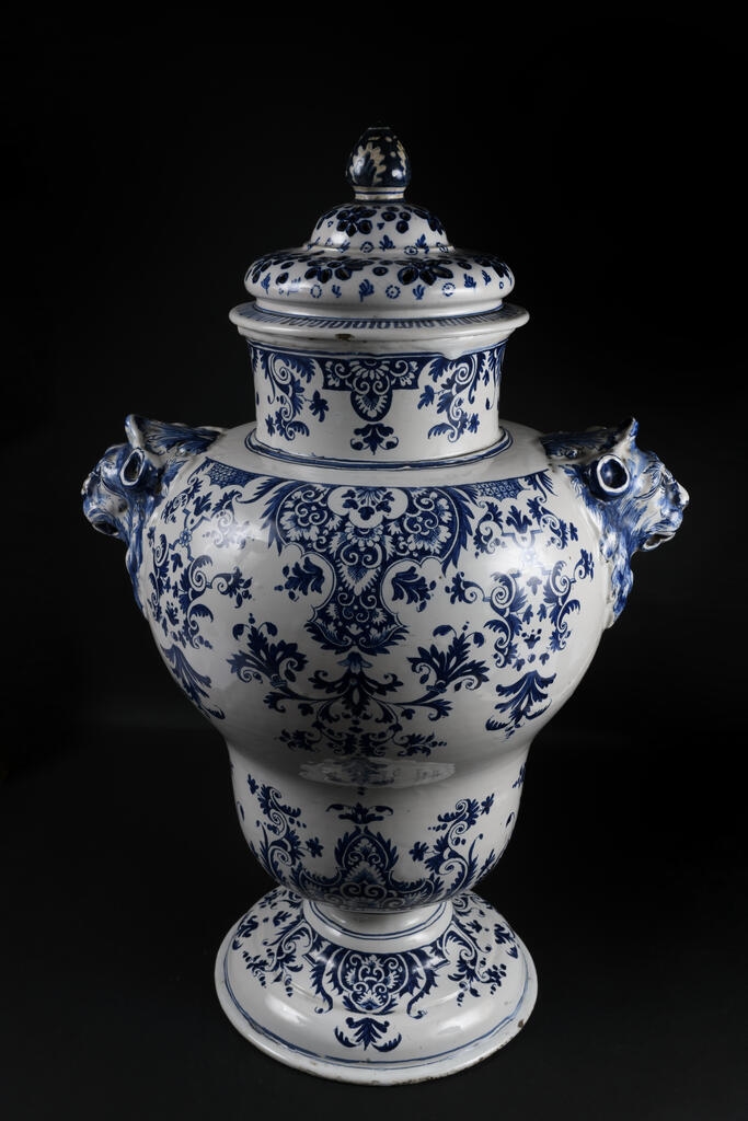 Vase, pot-pourri, décor de broderies_2