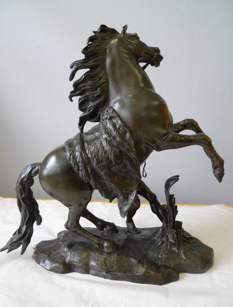 Cheval retenu par un palefrenier dit Cheval de Marly_1