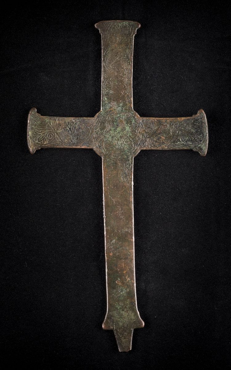 Croix pattée avec Christ_1