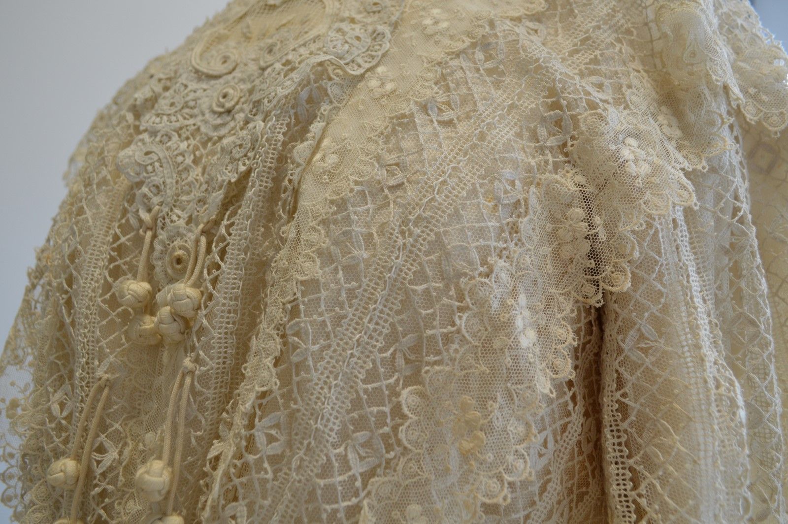 Corsage de femme, pièce de dentelle_3