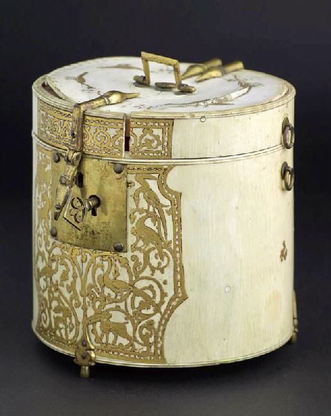 Boîte dite 'Toilette des Duchesses de Bourgogne'_2