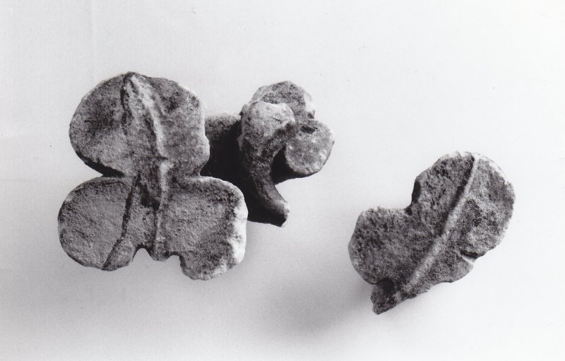 Fragment de rinceau de métope, 1er quart 13e siècle