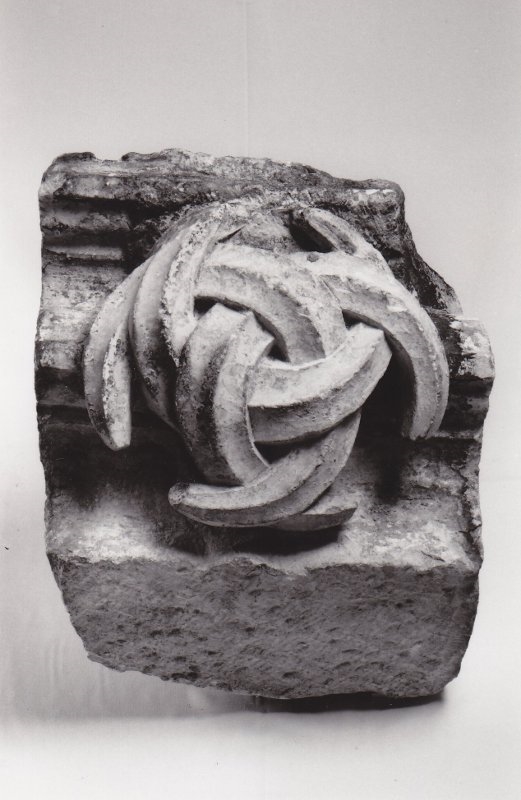 Elément mouluré armorié_0