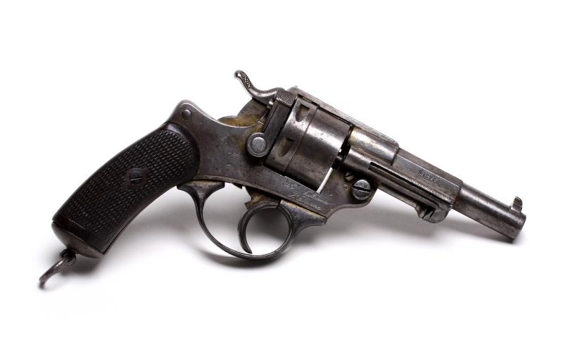 Revolver_0