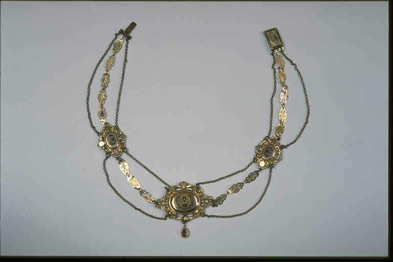 Collier_2