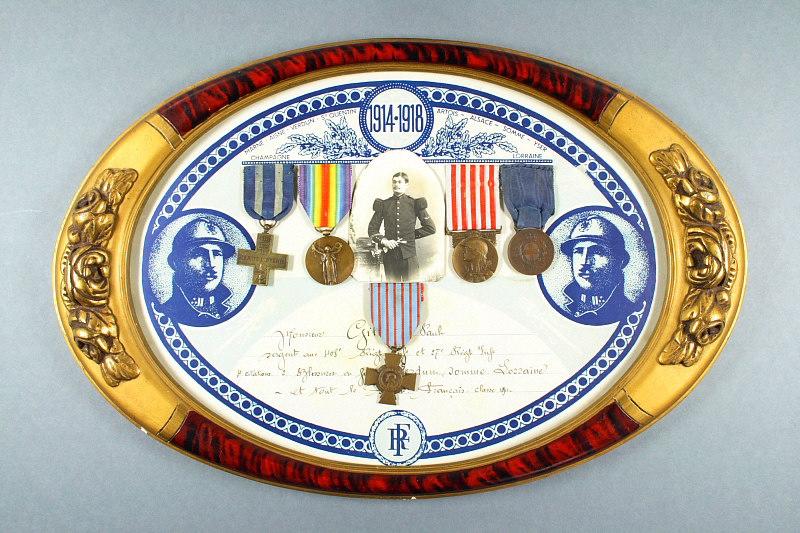 présentoir;médaille;tirage photographique;cadre
