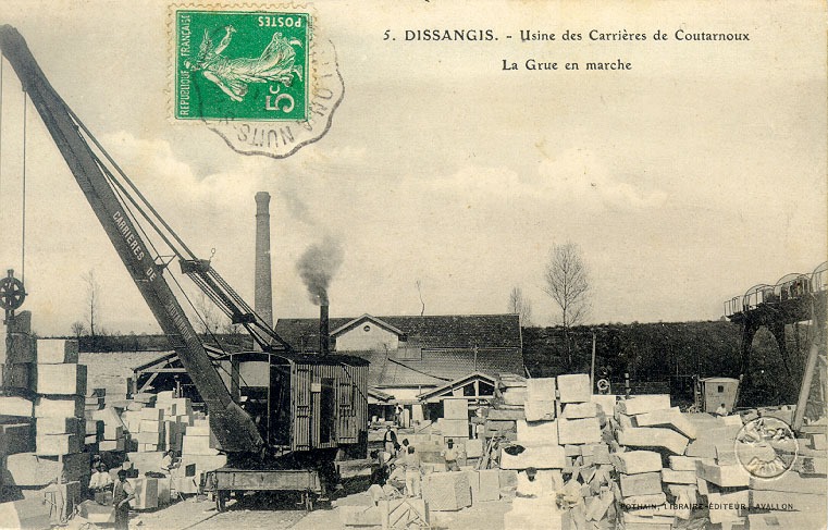 5. DISSANGIS. - Usine des Carrières de Courtanoux / La Grue en marche_0