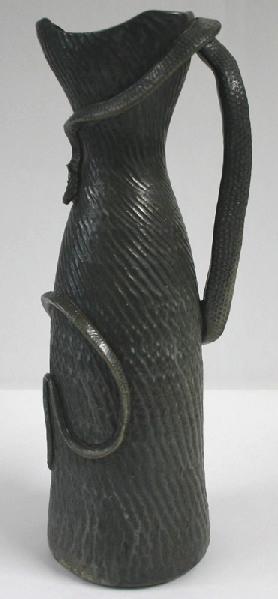 Grand vase décoré d'un serpent formant l'anse_1