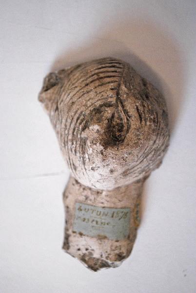Tête de femme coiffée d'un chignon, Atelier de Pistillus, 1er siècle, 2e siècle