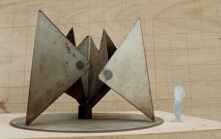 Source, Maxime Descombin, 20e siècle