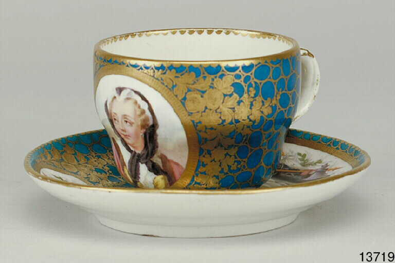 Tasse, soucoupe_0