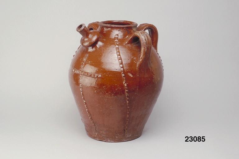 Cruche (à trois anses)_0