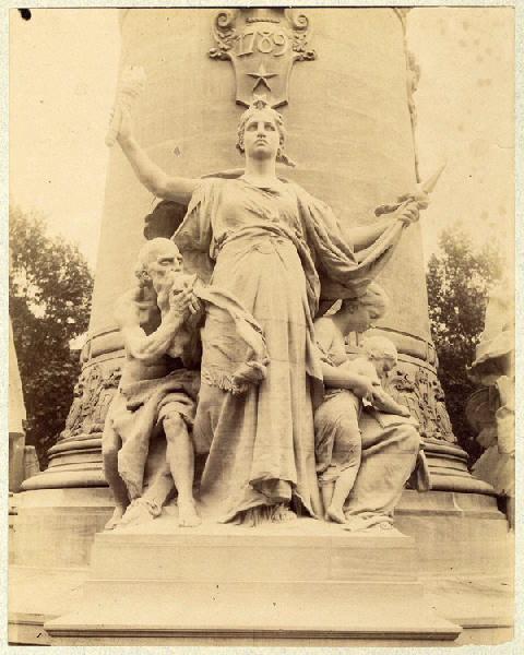 Monument de la République, Lyon : Groupe Fraternité, Emile Edmond Peynot, 20e siècle