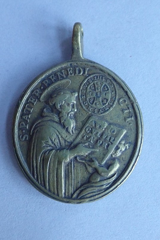 Médaille de Saint-Benoît_1