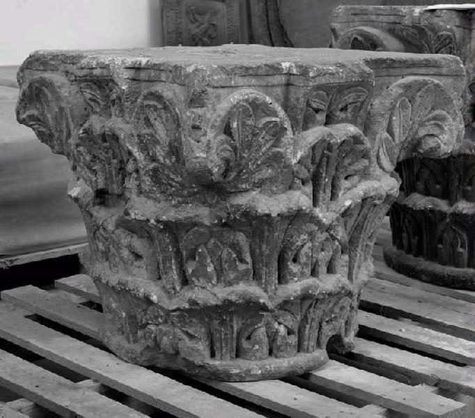 chapiteau, 1100 vers
