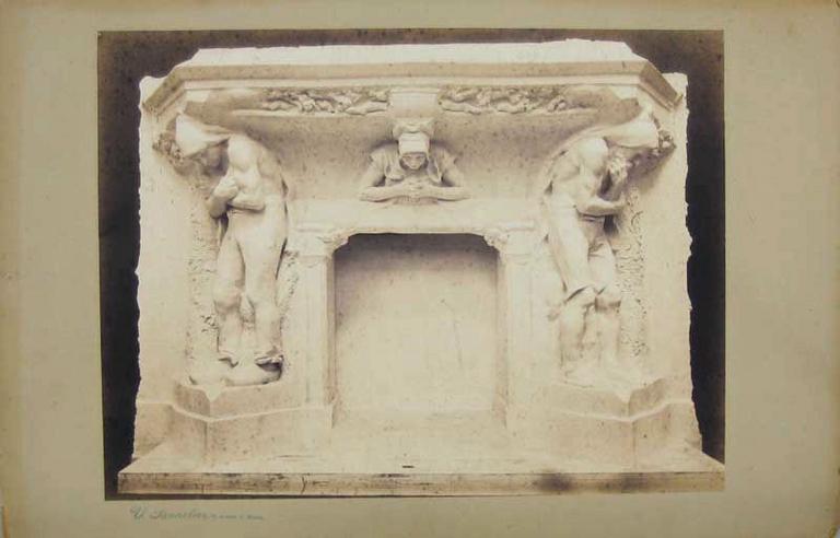Homme en posture d'atlante (Titre factice)_3