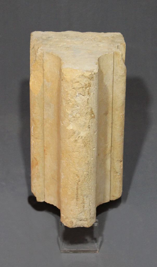 Nervure formant la voûte de la chapelle du château_0