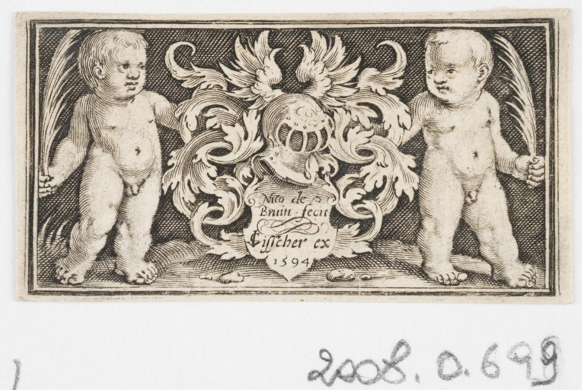 Deux putti présentant des armoiries_0