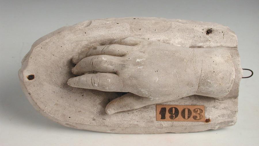Main de la fille de l'artiste, Henry de Triqueti, 1820-1874