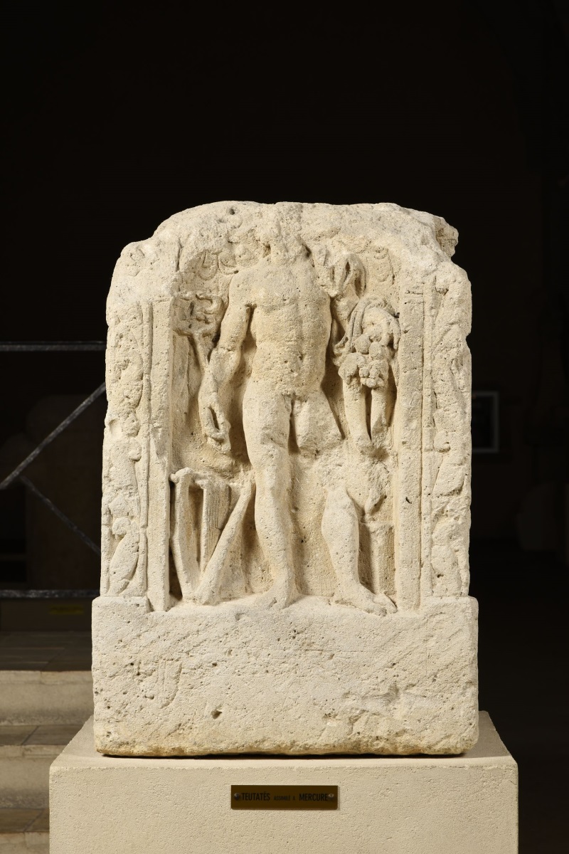 Pilier aux quatre dieux (autre titre attribué) ; Autel aux quatre dieux (titre inscrit à l'inventaire)
