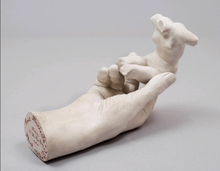 MOULAGE DE LA MAIN DE RODIN TENANT UN TORSE FEMININ_0