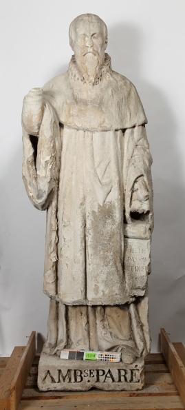 Statue en pied d'Ambroise Paré_0