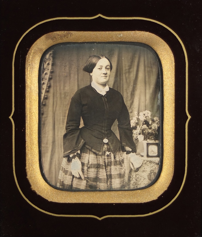 Femme au daguerréotype