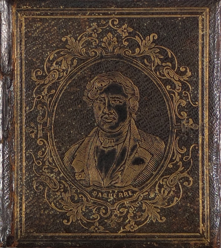 Écrin orné du portrait de Daguerre_0