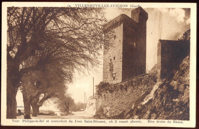 Tour Philippe-le-Bel et contrefort du Pont Saint-Bénézet, où il venait aboutir. Rive droite du Rhône._0