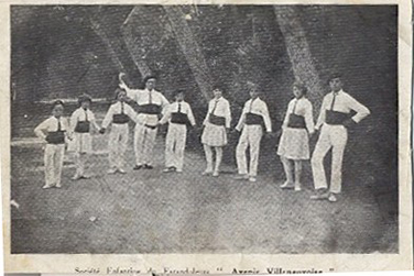 Villeneuve-lès-Avignon : farandole provençale_0
