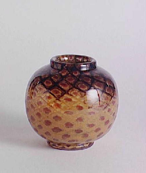 Vase à décor de résille_0