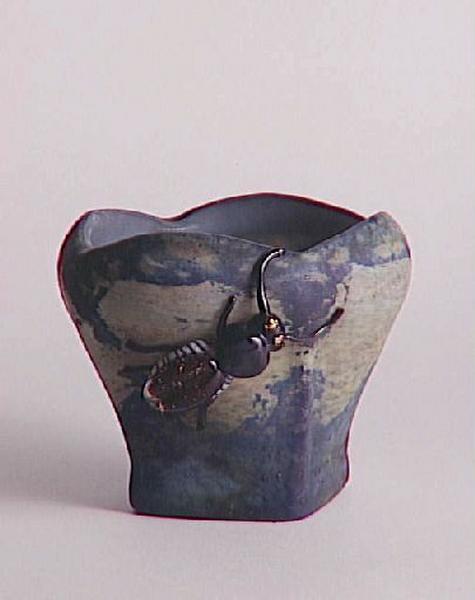 Coupe à décor de hanneton_0