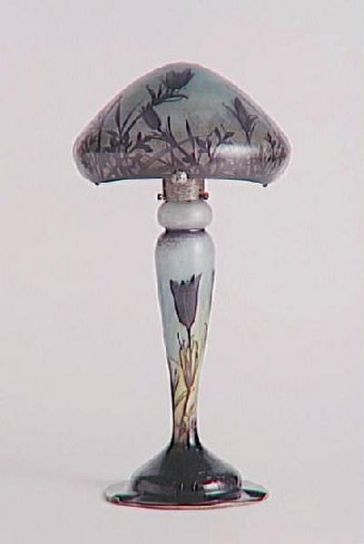 Lampe à décor d'anémones pulsatiles_0