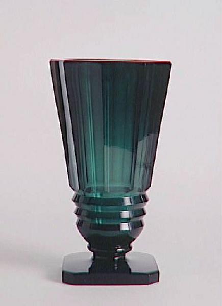 Vase à décor de facettes_0