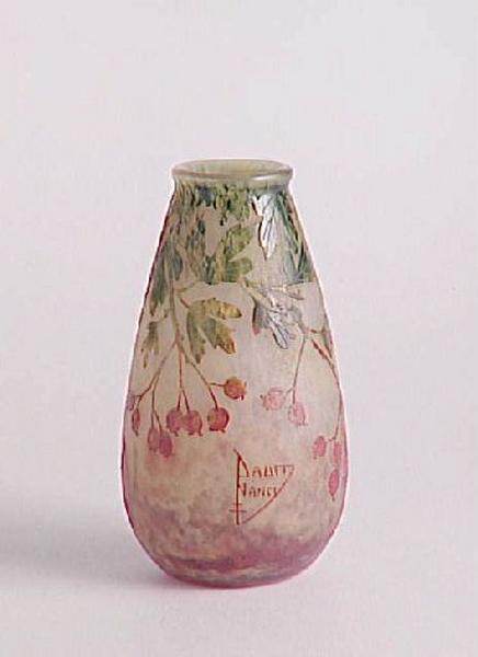 Vase à décor de baies d'aubépine_0