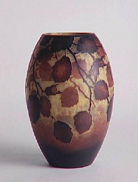 Vase Noisettes ; Potiche oeuf. Décor de noisetiers_0