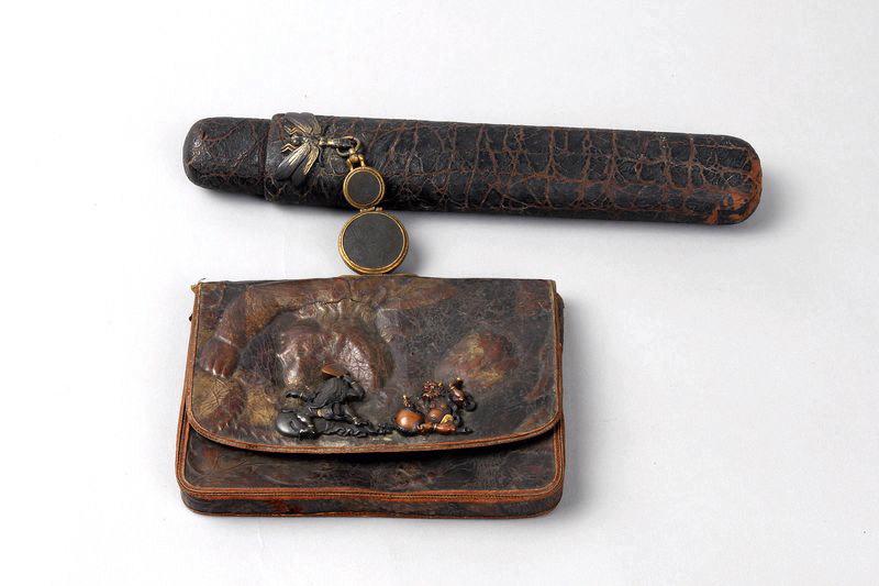 Trousse de fumeur avec décor mythologique_0