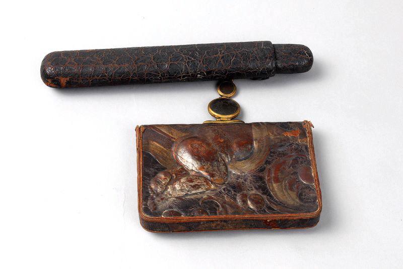 Trousse de fumeur avec décor mythologique_1