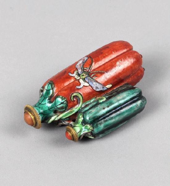 Tabatière en forme de fruits de piment_0