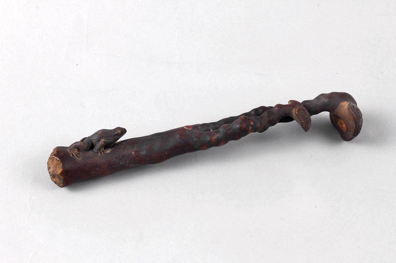Etui à pipe en forme de deux champignons avec un crapaud_0